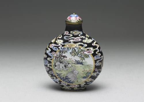 Snuff: The Trend of Snuff Bottles from the Qing Court