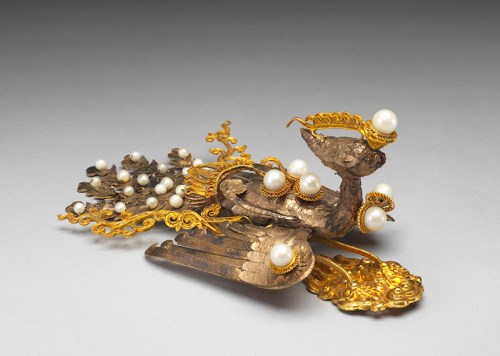 Splendid Accessories of Nomadic Peoples: Mongolian, Muslim, and Tibetan Artifacts of the Qing Dynasty from the Museum Collection
