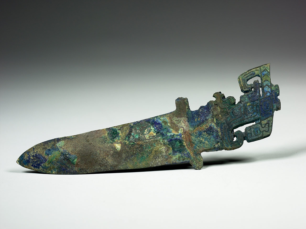 Ge dagger with bird pattern, Late Shang Dynasty