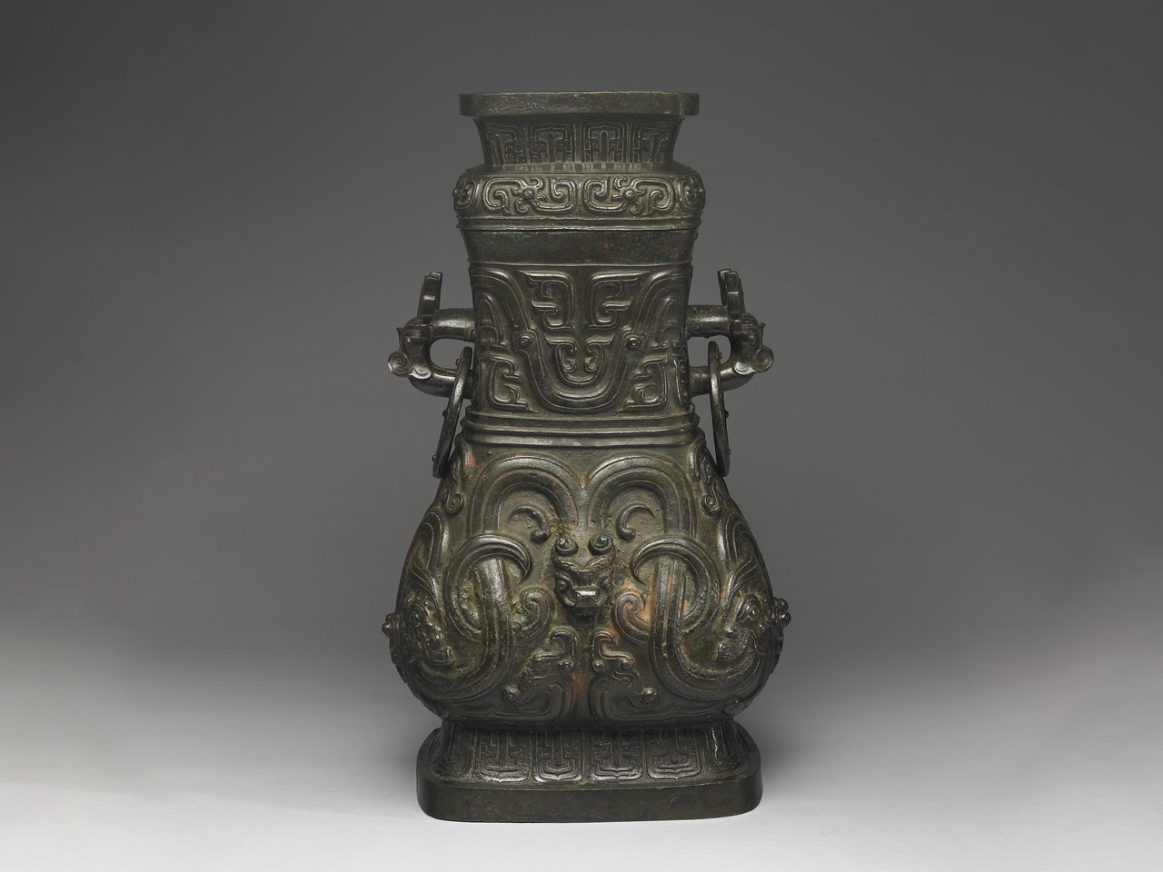 Hu wine vessel of Song, Late Western Zhou Dynasty