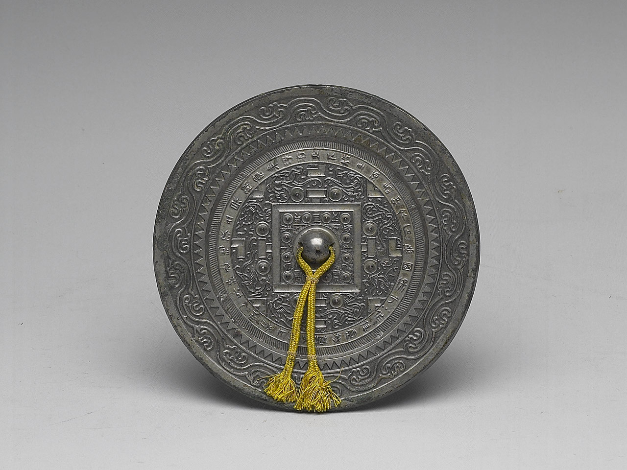 Mirror of Shang-fang with TLV pattern, Han Dynasty