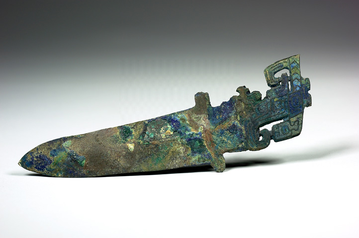 Ge dagger with bird pattern Late Shang Dynasty