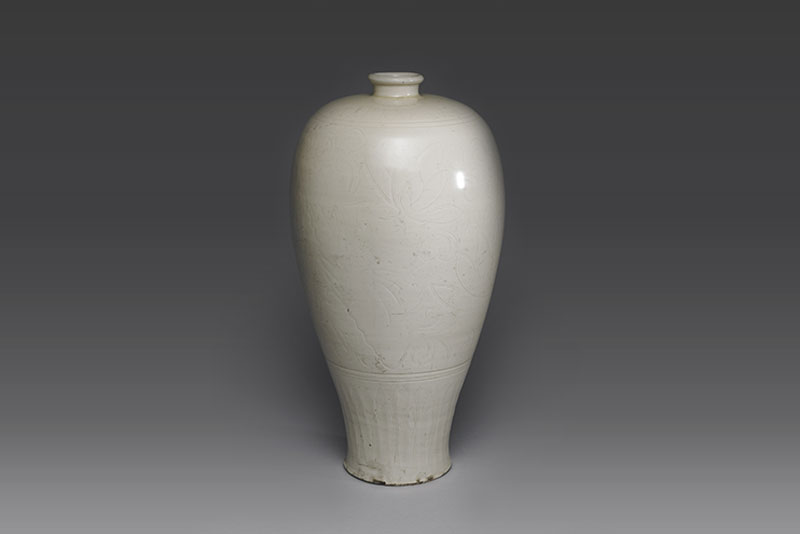 Meiping vase with incised lotus pattern in white glaze
