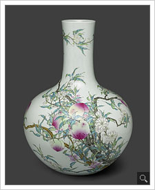 Vase with wucai polychrome decoration of peaches
Qing dynasty, Qianlong reign (New window)