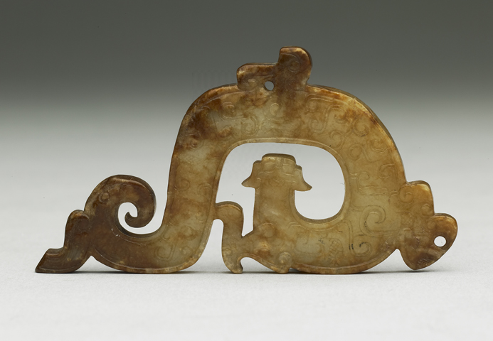 戰国　螭虎紋佩