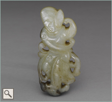 Jade Pei Pendant in the shape of dancer (New window)