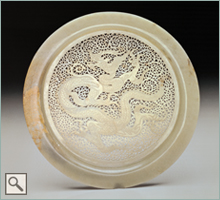 Jade Plate with dragon pattern (New window)