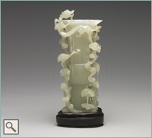 Jade Gu-shaped Vase with dragon-in-the-cloud and divine-crane motif (New window)